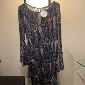 Paisley split bell sleeve